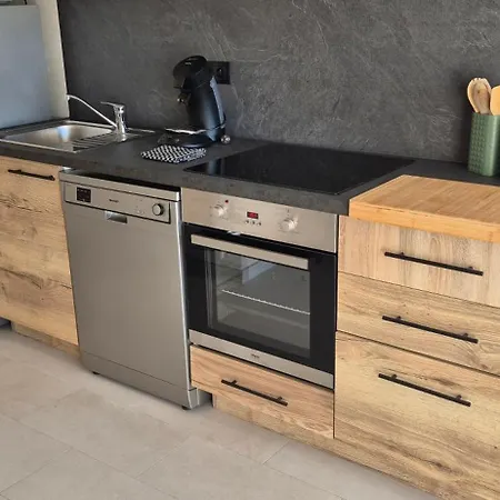 Sopraland 514, T2 Rénové Avec Piscine Pour 4 Personnes
